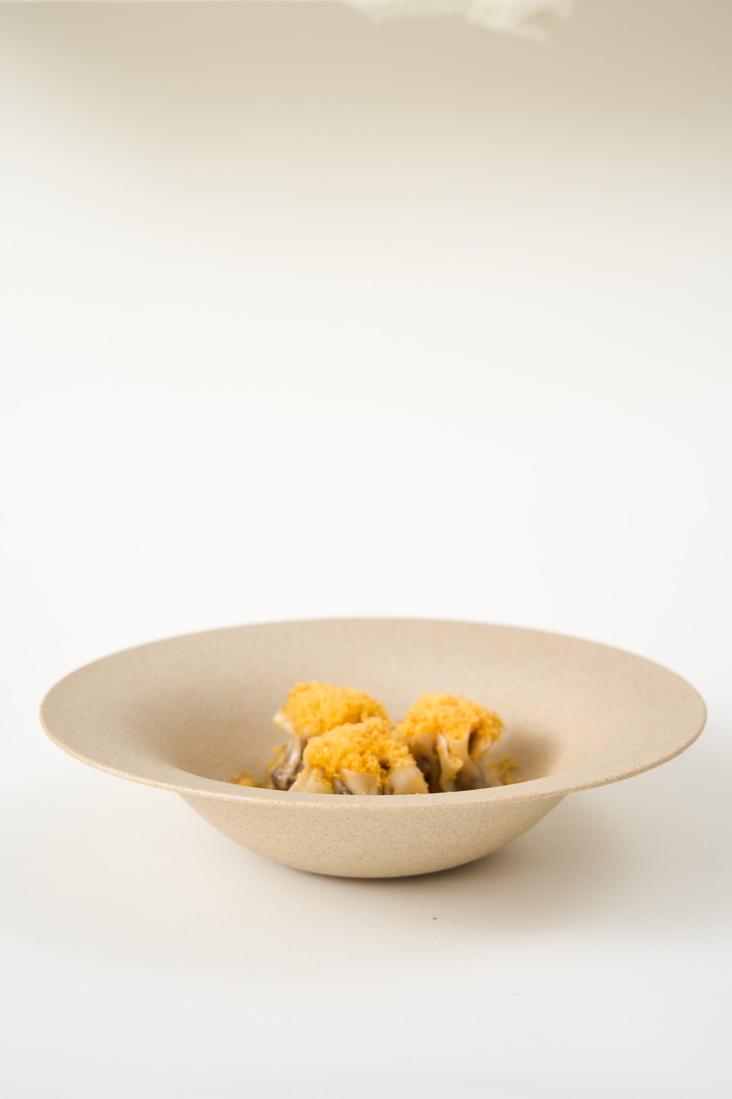 Eggshell Cao Mao Plate