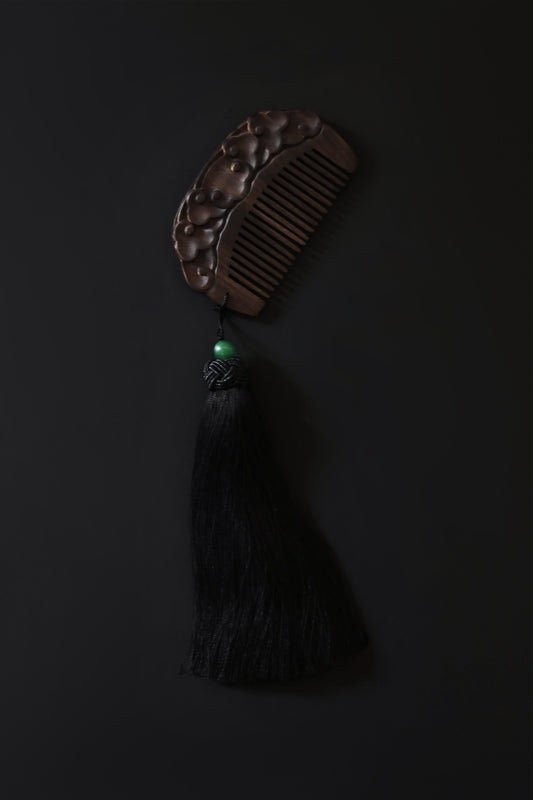 Tasselled Wood Comb
